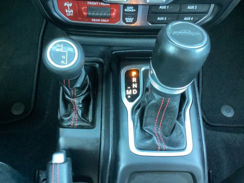 Used 2021 Jeep Gladiator Rubicon w/ Cold Weather Group image 24