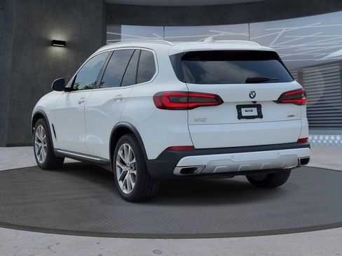 Used 2022 BMW X5 xDrive40i w/ Premium Package AWD/4WD image 3