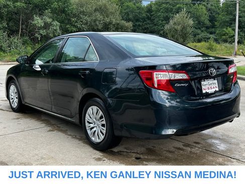 Used 2014 Toyota Camry LE FWD image 5