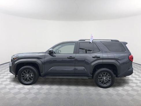 Used 2025 Toyota 4Runner SR5 AWD/4WD image 14