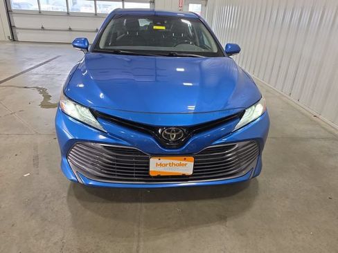 Used 2020 Toyota Camry XLE AWD/4WD image 3