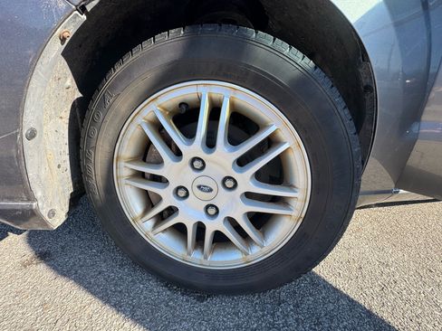 Used 2011 Ford Focus SE image 17