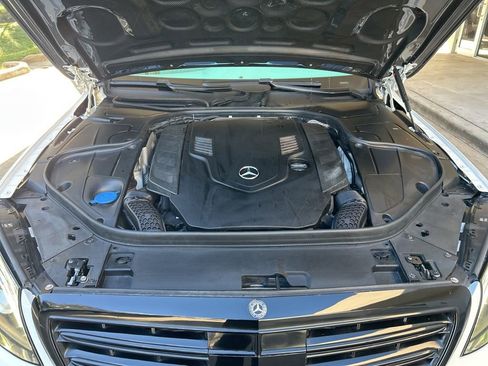 Used 2019 Mercedes-Benz S 560 Sedan w/ Premium Package image 10