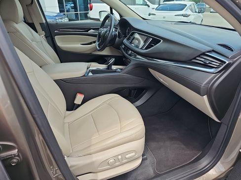 Used 2020 Buick Enclave Essence w/ Sound and Sites Package FWD image 38