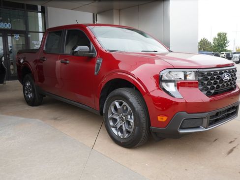 New 2026 Ford Maverick XLT w/ XLT Luxury Package AWD/4WD image 3