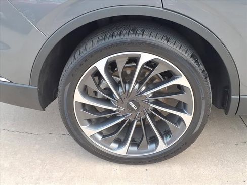 Used 2023 Lincoln Aviator Reserve w/ Equipment Group 201A image 13