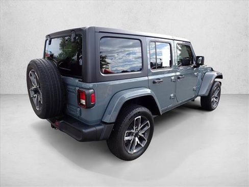 Used 2024 Jeep Wrangler Unlimited w/ Technology Group AWD/4WD image 4
