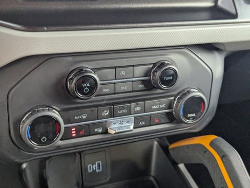 Used 2023 Ford Bronco Badlands w/ Sasquatch Package image 29