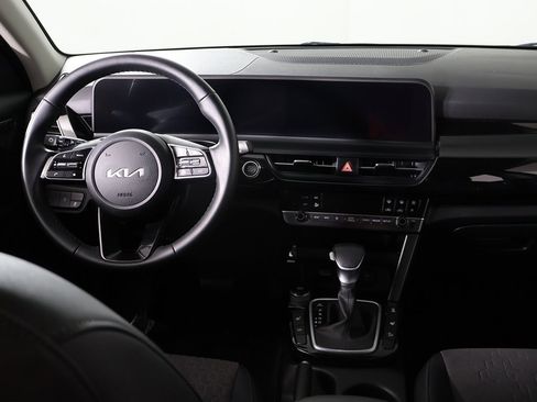 Used 2025 Kia Seltos S image 38