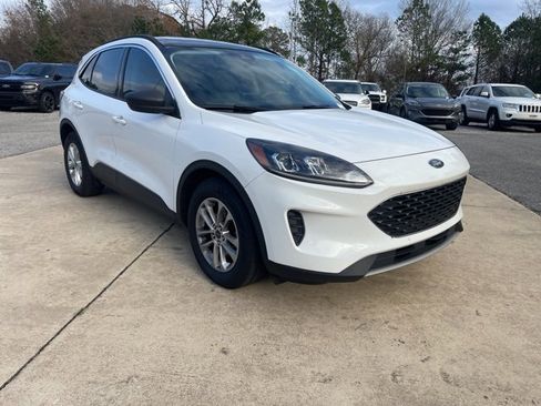 Used 2022 Ford Escape SE w/ Convenience Package image 2