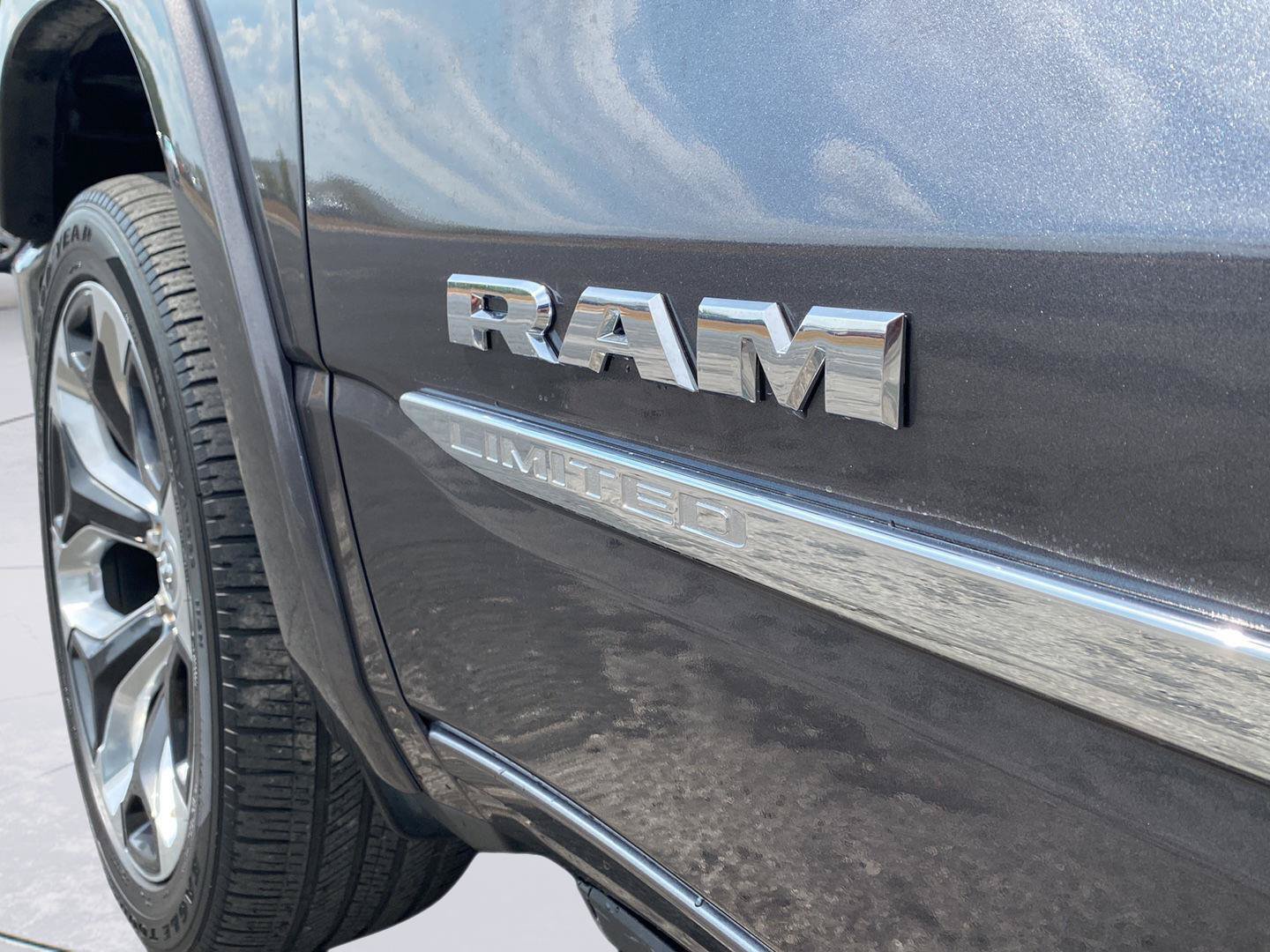 Used 2020 RAM 1500 Limited AWD/4WD image 12