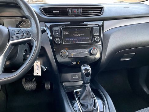 Used 2021 Nissan Rogue Sport S image 6