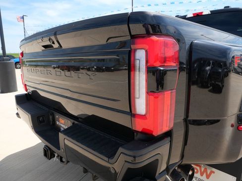 Used 2026 Ford F450 Platinum w/ FX4 Off-Road Package AWD/4WD image 9