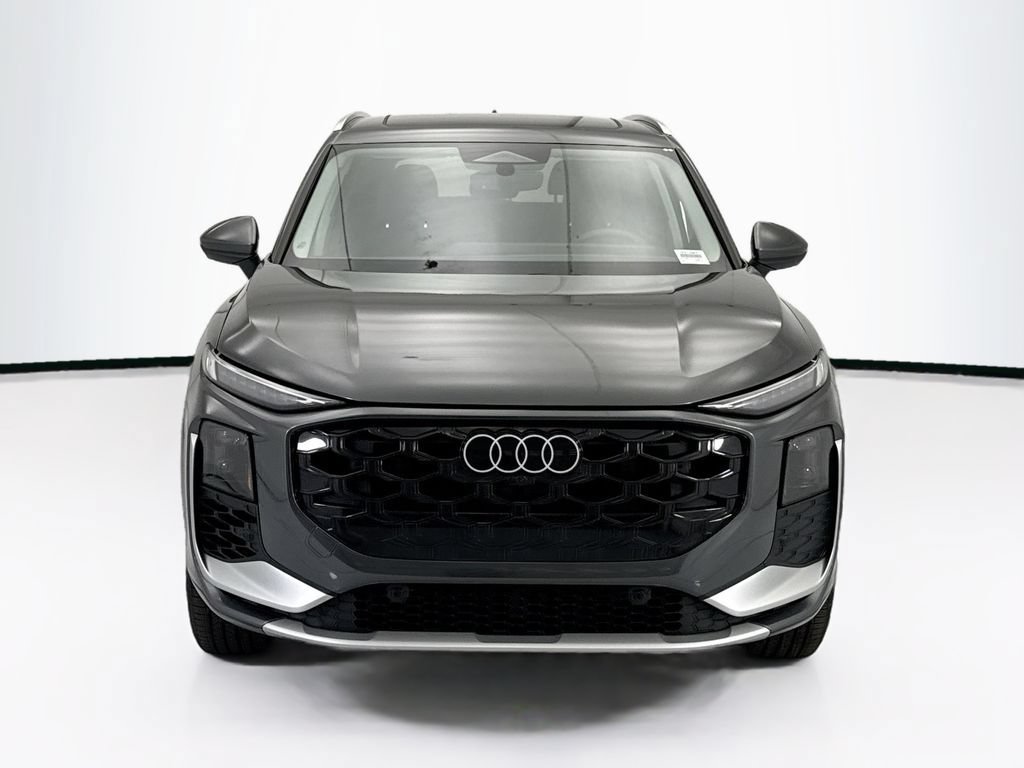 Used 2026 Audi Q3 quattro 2.0T w/ Driver Assistance Package AWD/4WD image 2