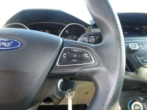 Used 2018 Ford Focus SE image 18