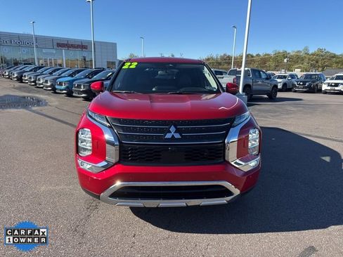 Used 2022 Mitsubishi Outlander SE image 2