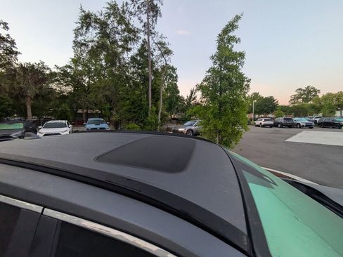 Used 2022 Toyota RAV4 XLE w/ Convenience Package image 11