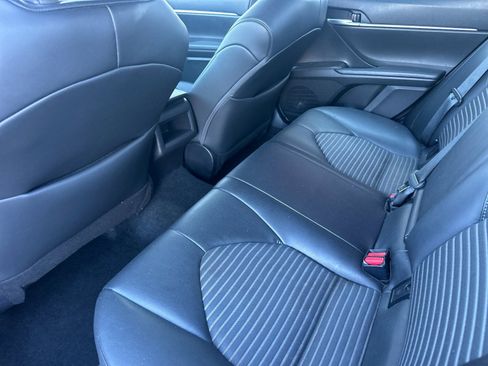 Used 2024 Toyota Camry SE image 11