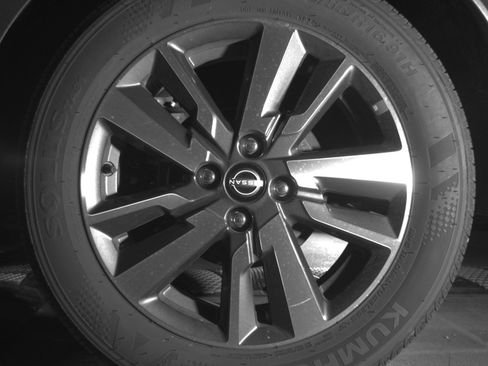 Used 2025 Nissan Versa SV FWD image 14