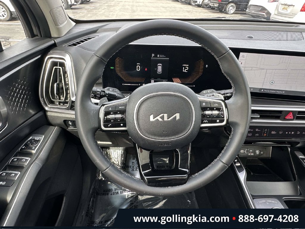 Certified 2025 Kia Sorento EX w/ EX Panoramic Sunroof Package AWD/4WD image 14