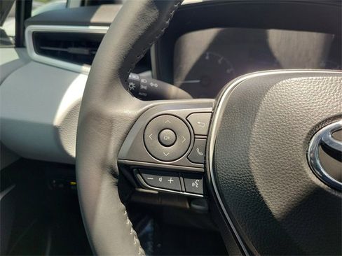 Used 2025 Toyota Corolla SE image 15