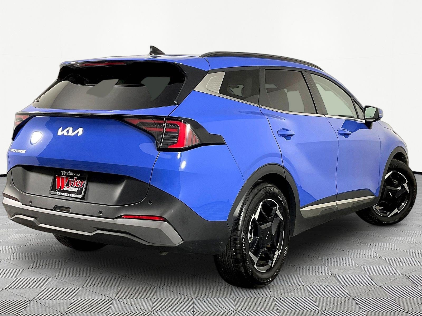Certified 2026 Kia Sportage EX w/ EX Panorama Roof Package FWD image 6