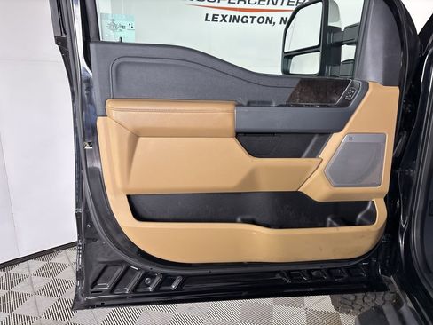 Used 2023 Ford F350 Lariat w/ Tow Technology Package image 6