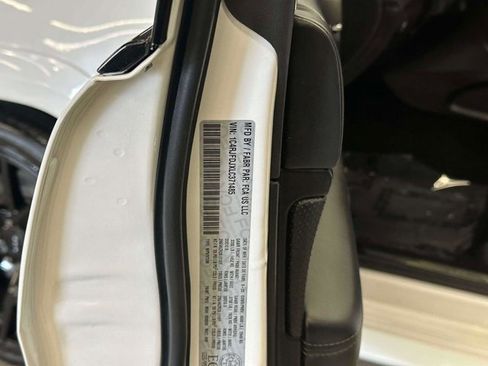 Used 2020 Jeep Grand Cherokee SRT image 19