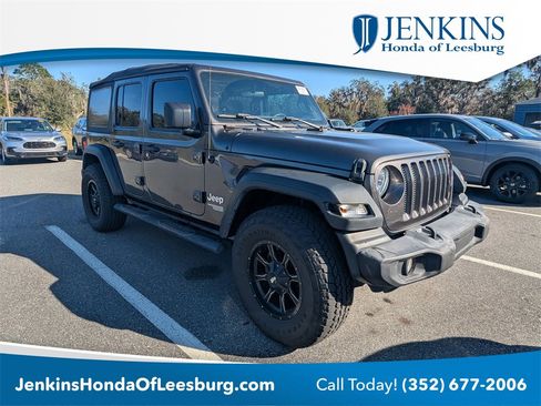 Used 2018 Jeep Wrangler Unlimited Sport image 1