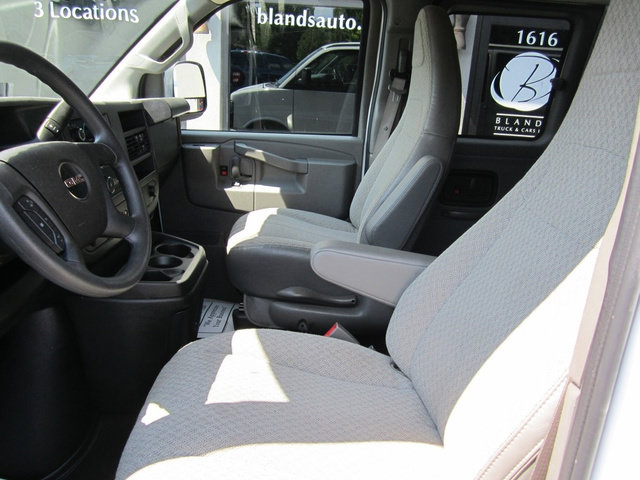 Used 2025 GMC Savana 3500 LT w/ LT Preferred Equipment Group RWD image 7