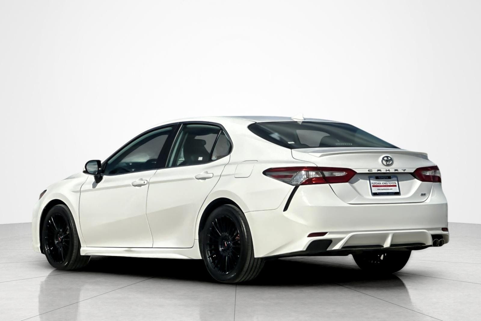 Certified 2019 Toyota Camry SE FWD image 3