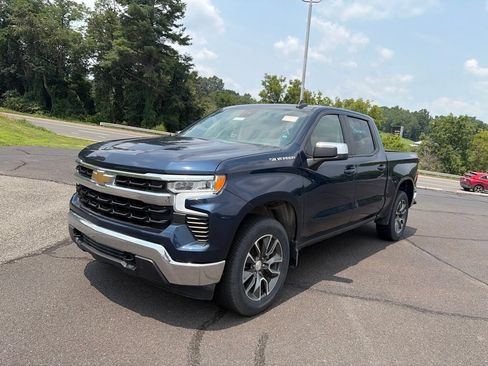 Used 2023 Chevrolet Silverado 1500 LT AWD/4WD image 4