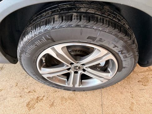 Used 2019 Mercedes-Benz GLC 300 GLC 300 4MATIC Sport Utility 4 image 39