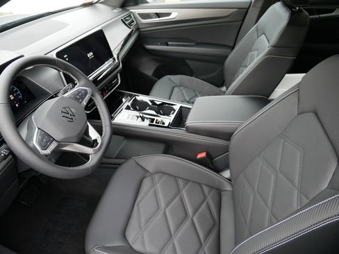 New 2026 Volkswagen Atlas Cross Sport SE image 7