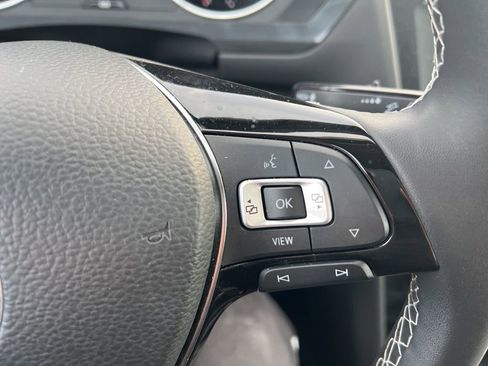 Used 2021 Volkswagen Tiguan SE image 17