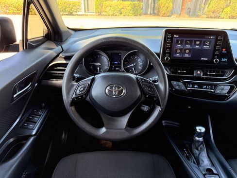 Used 2019 Toyota C-HR LE FWD image 18