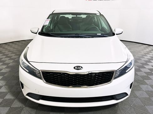 Used 2017 Kia Forte LX image 8
