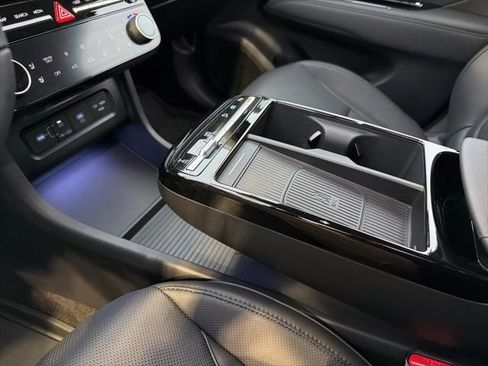 Used 2025 Hyundai Tucson Limited image 24