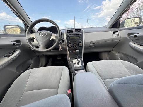 Used 2010 Toyota Corolla LE image 9