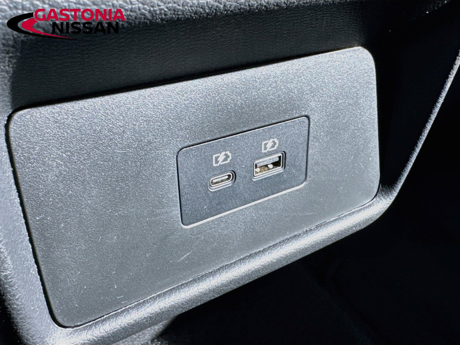 Used 2023 Nissan Rogue SV AWD/4WD image 32