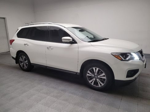 Used 2017 Nissan Pathfinder S FWD image 11
