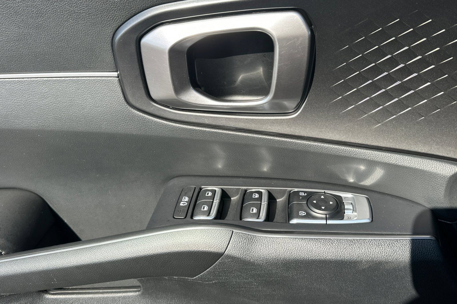 Used 2024 Kia Sorento S FWD image 12