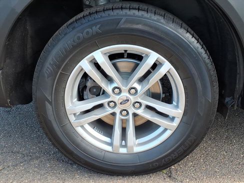 Certified 2022 Ford Explorer XLT image 9