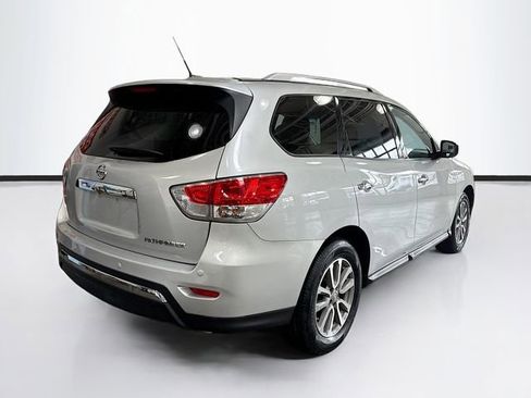 Used 2016 Nissan Pathfinder SV image 6