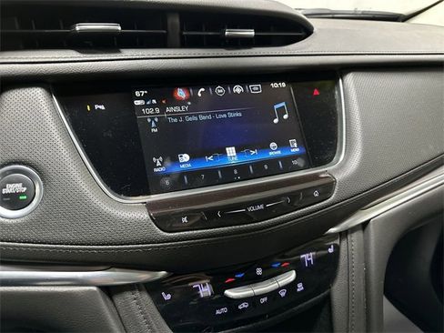 Used 2018 Cadillac XT5 Luxury w/ Driver Awareness Package image 11
