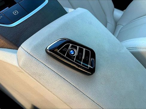 Used 2021 BMW 330i Sedan w/ Convenience Package image 35