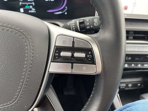 Used 2025 Kia Telluride S AWD/4WD image 28