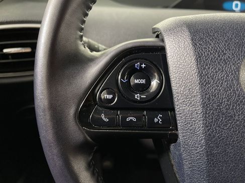 Certified 2022 Toyota Prius FWD image 26