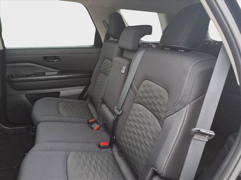 Used 2024 Nissan Pathfinder SV AWD/4WD image 31