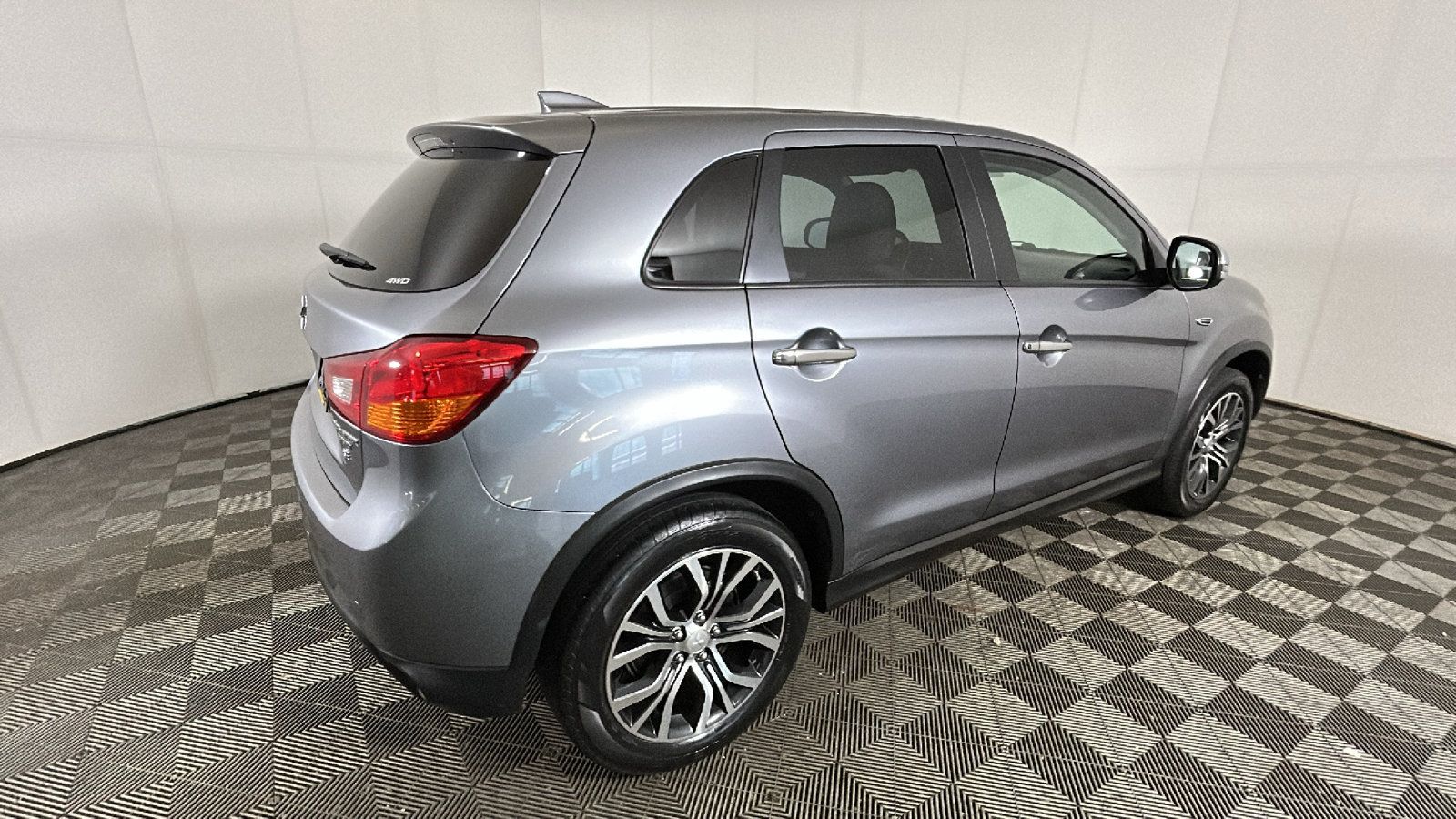 Used 2017 Mitsubishi Outlander Sport SE AWD/4WD image 2
